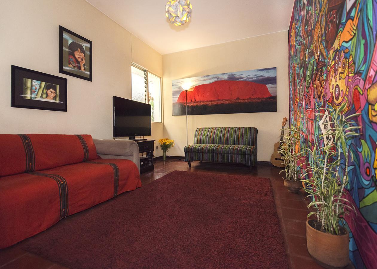 Quetzalroo Hostel Guatemala City ภายนอก รูปภาพ