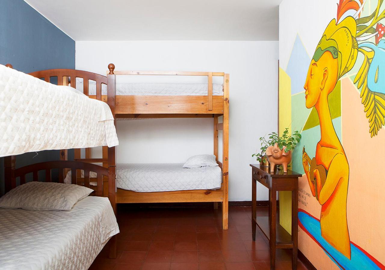Quetzalroo Hostel Guatemala City ภายนอก รูปภาพ